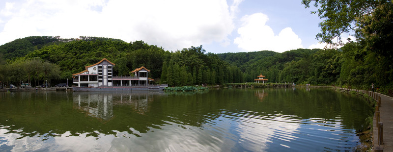 美麗湖景
