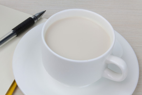 一杯牛奶