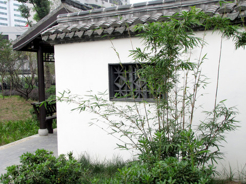 白墻黛瓦綠竹