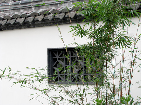 白墻黛瓦綠竹