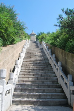 大筆架山168級臺階