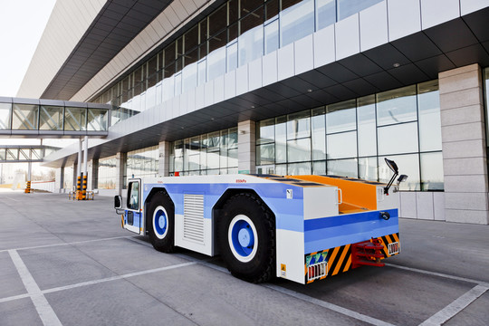 飛機牽引車