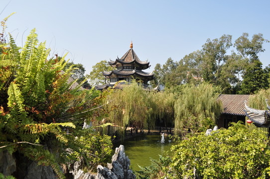 余蔭山房