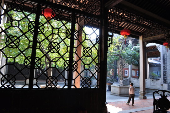 余蔭山房
