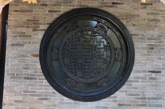 余蔭山房門窗