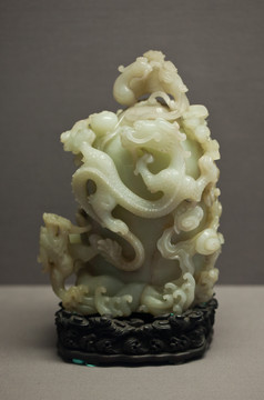 青玉龍鳳尊