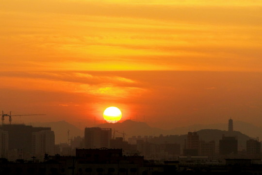夕陽(yáng)紅