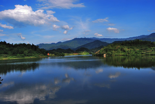 白馬湖光