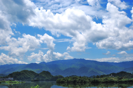 湖光山色