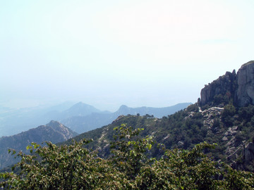 山巒
