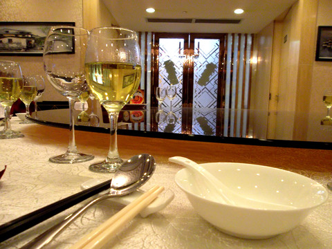 餐具 筷子 湯匙 碗 筷 酒 酒杯 紅酒杯