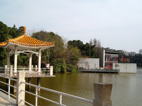 麓湖公園