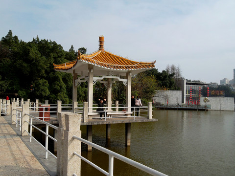 麓湖公園