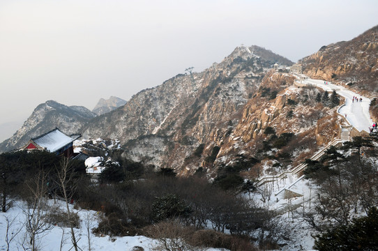 雪后泰山