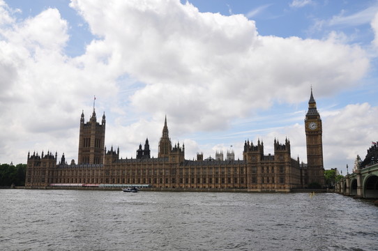 英國(guó)議會(huì)大廈