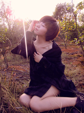 短發(fā)美女（非高清）