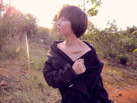 短發(fā)美女（非高清）