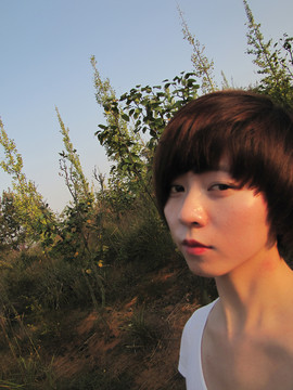 短發(fā)美女（非高清）
