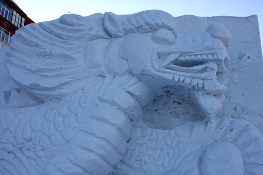 龍雪雕