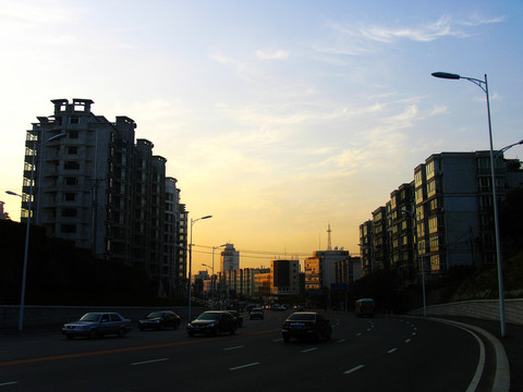 鞍山市 市區(qū)暮色