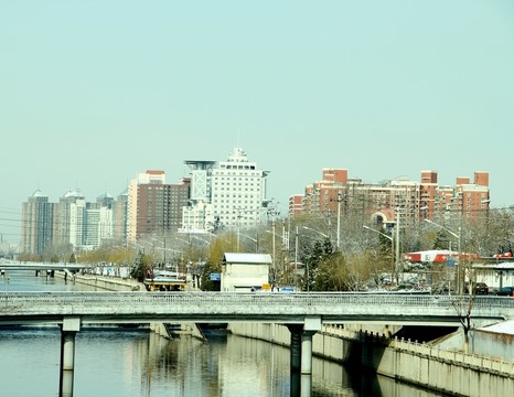 水邊建筑