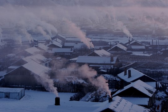 大興安嶺山里人家 炊煙裊裊