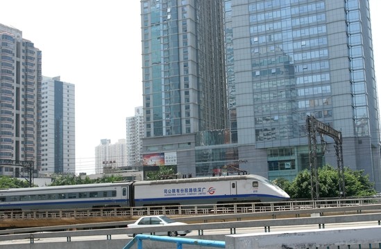 廣深鐵路新時(shí)速列車