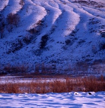 大興安嶺冬季北麓的雪山（非高清）
