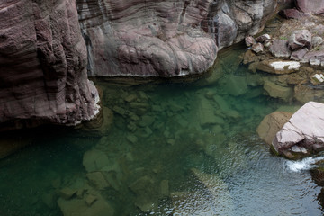 山間清泉