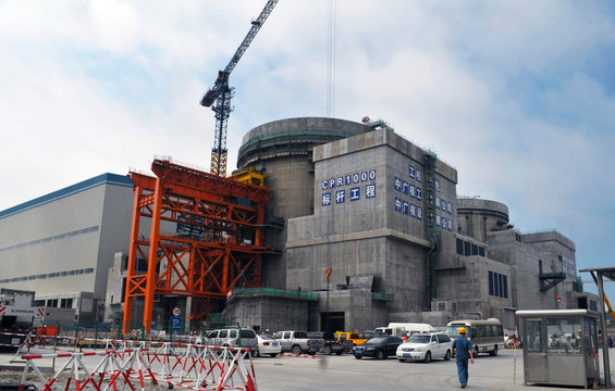 建設(shè)中的核電站