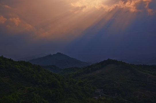 夕陽(yáng)普照
