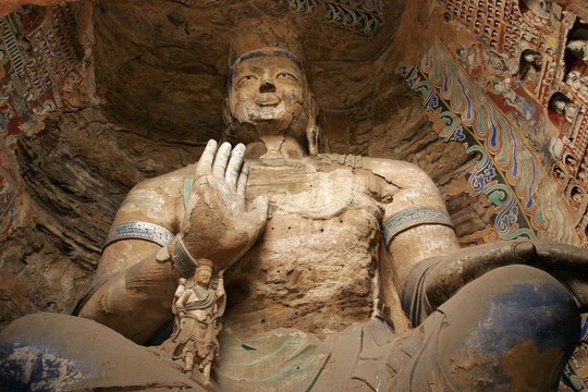 云岡石窟 交腳彌勒佛像