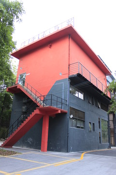 紅與黑 現(xiàn)代建筑