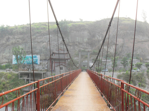 瀘州洞窩峽谷 索橋