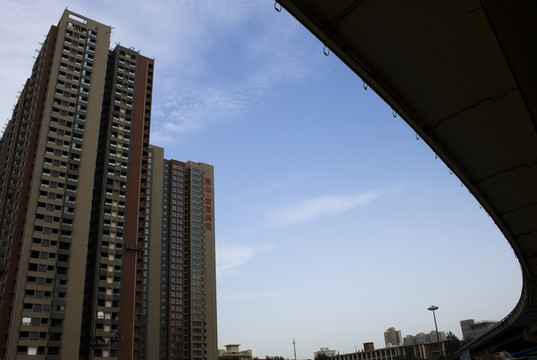 西安互助路立交與現(xiàn)代建筑