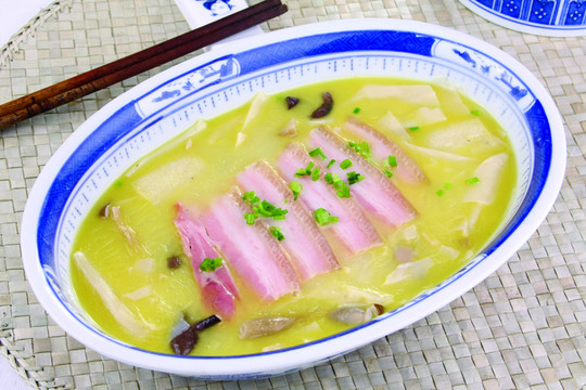 咸肉篤肉筍衣