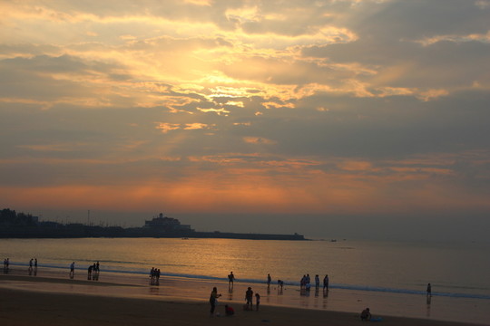 海上日出