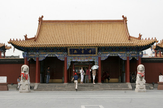 呼和浩特大召山門(mén)