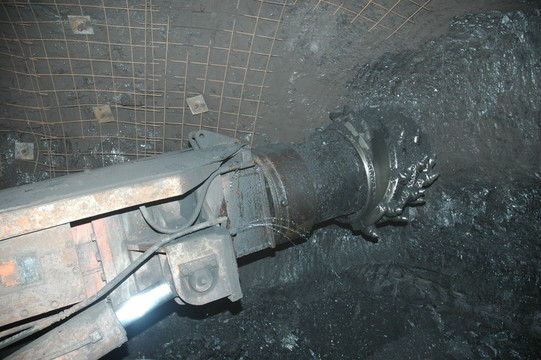 煤礦綜掘機(jī)