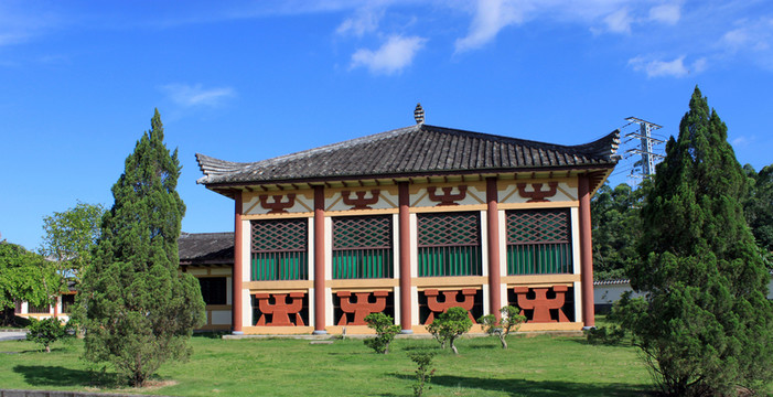 漢墓保護(hù)棚二側(cè)面