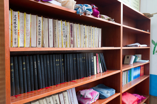 廣西龍州天主教堂 教會(huì)書架