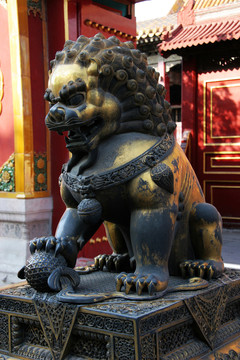 故宮養(yǎng)心門 鎏金銅獅