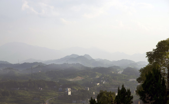 山下
