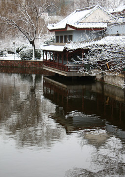 公園雪景