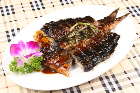 蔥烤鯽魚