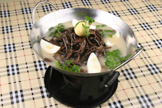 茶樹菇煮蛋鍋?zhàn)? loading=