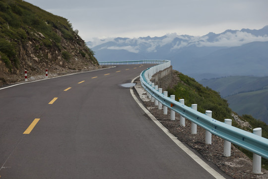 獨(dú)庫(kù)公路