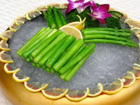 冰鎮(zhèn)鮮露筍