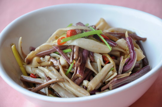 貢蕨炒鵝腸