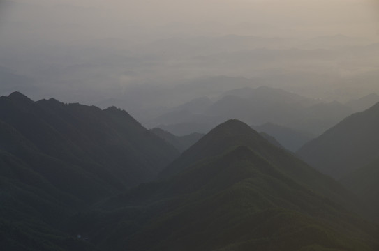 山下人間